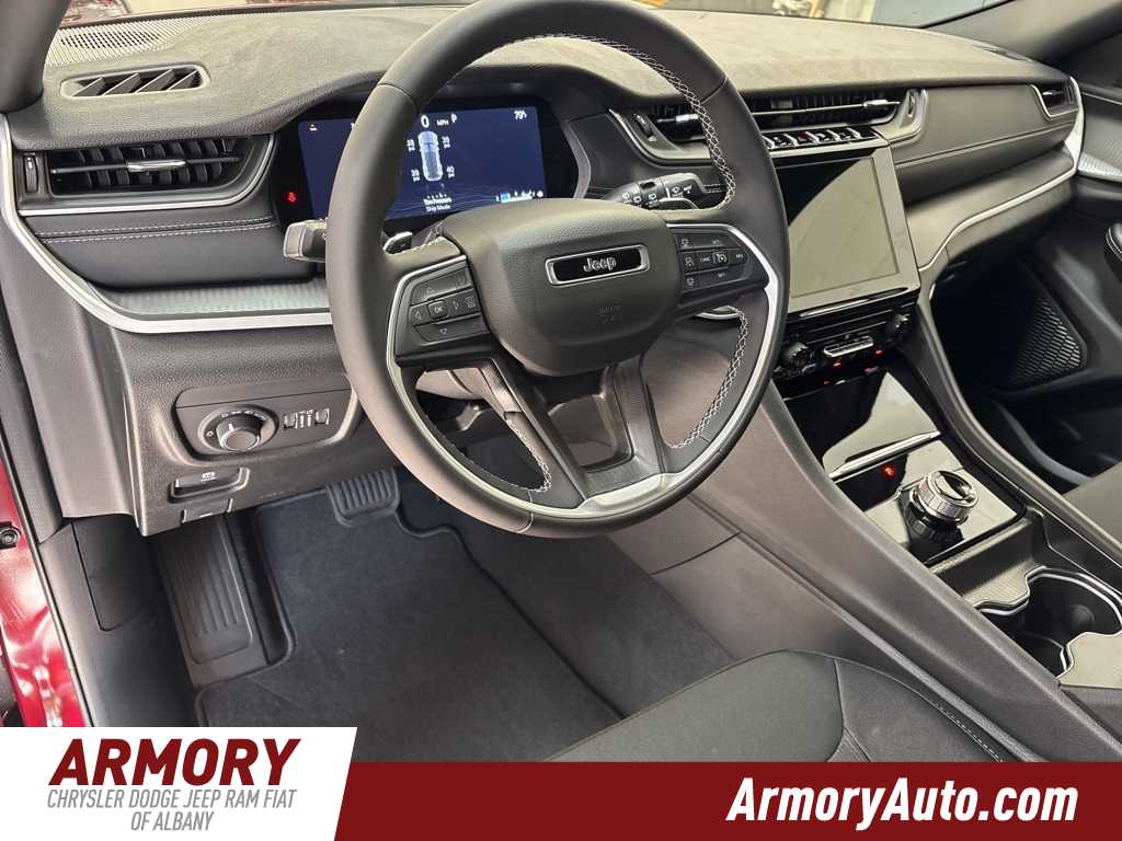 Thumbnail: 2025 Jeep Grand Cherokee - 9