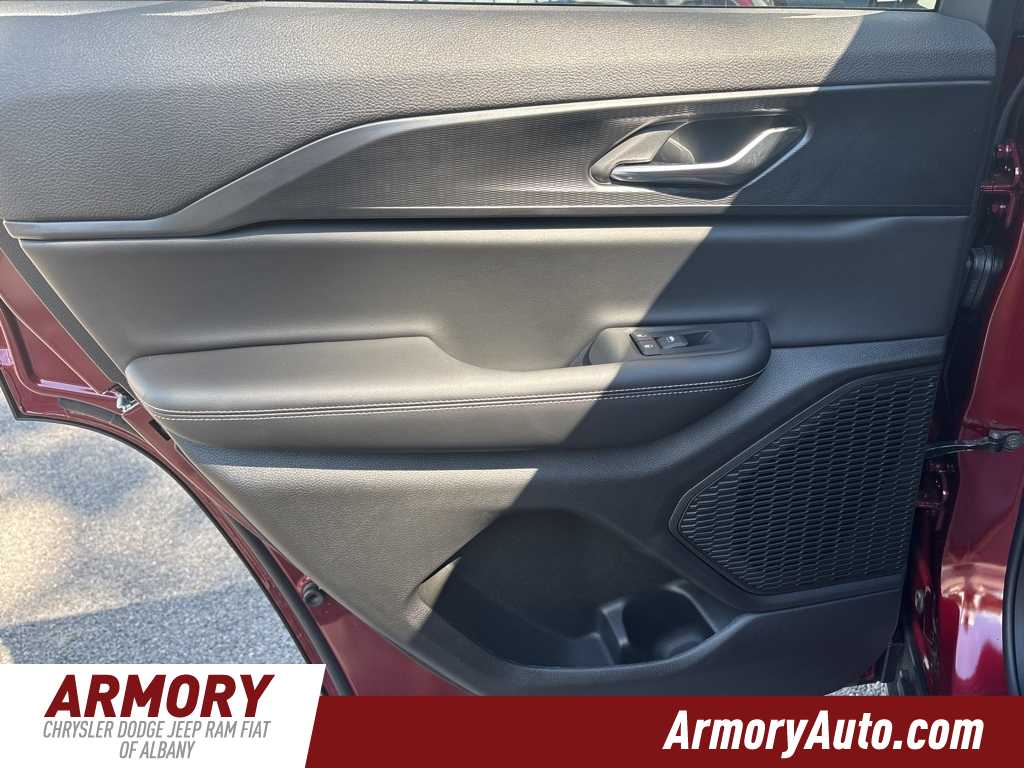 Thumbnail: 2025 Jeep Grand Cherokee - 14