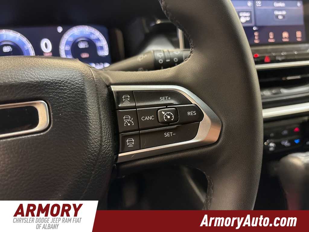 Thumbnail: 2023 Jeep Compass - 17
