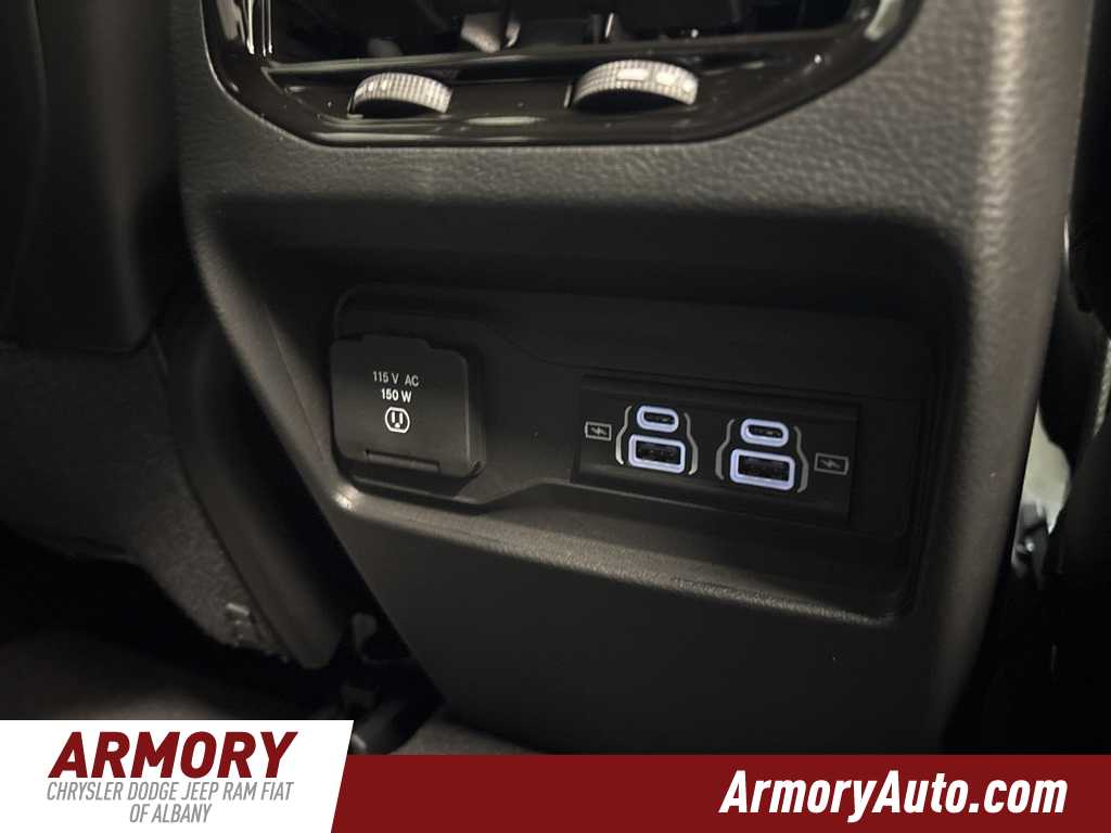 Thumbnail: 2025 Jeep Grand Cherokee - 32