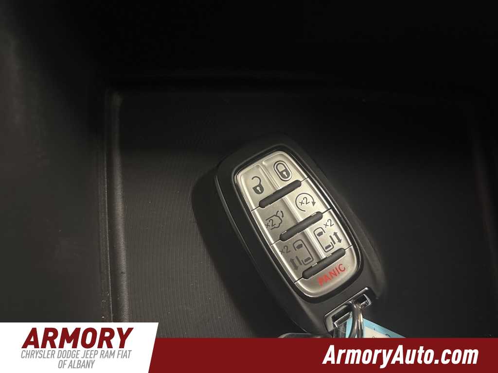 Thumbnail: 2026 Chrysler Pacifica - 18