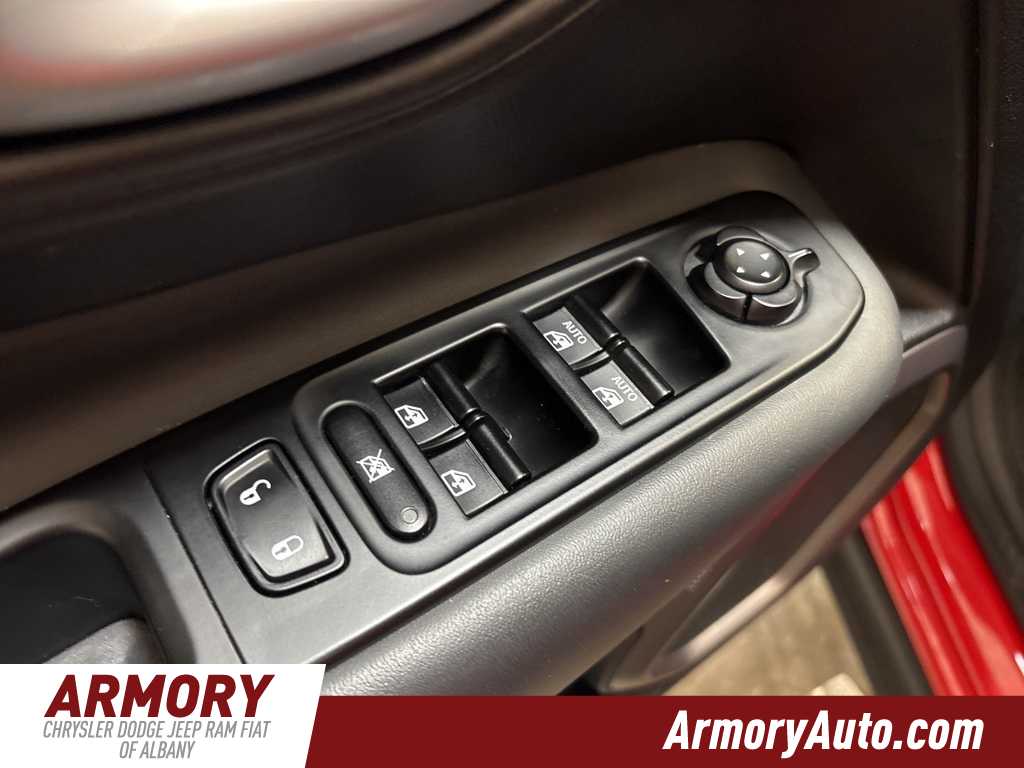 Thumbnail: 2023 Jeep Renegade - 8