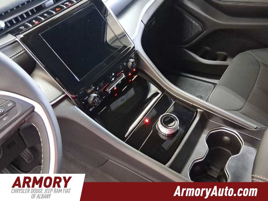 Thumbnail: 2025 Jeep Grand Cherokee - 18