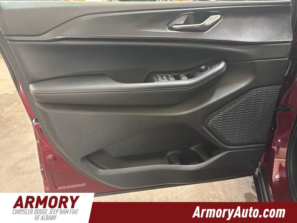 Thumbnail: 2025 Jeep Grand Cherokee L - 7