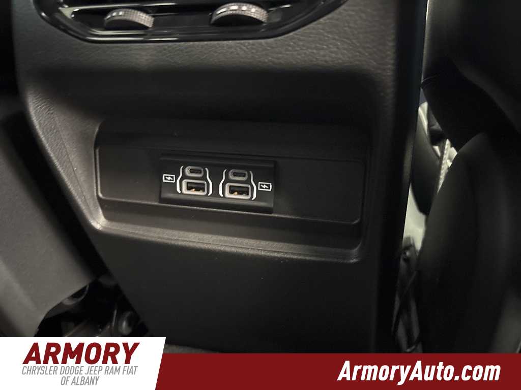 Thumbnail: 2025 Jeep Grand Cherokee - 28