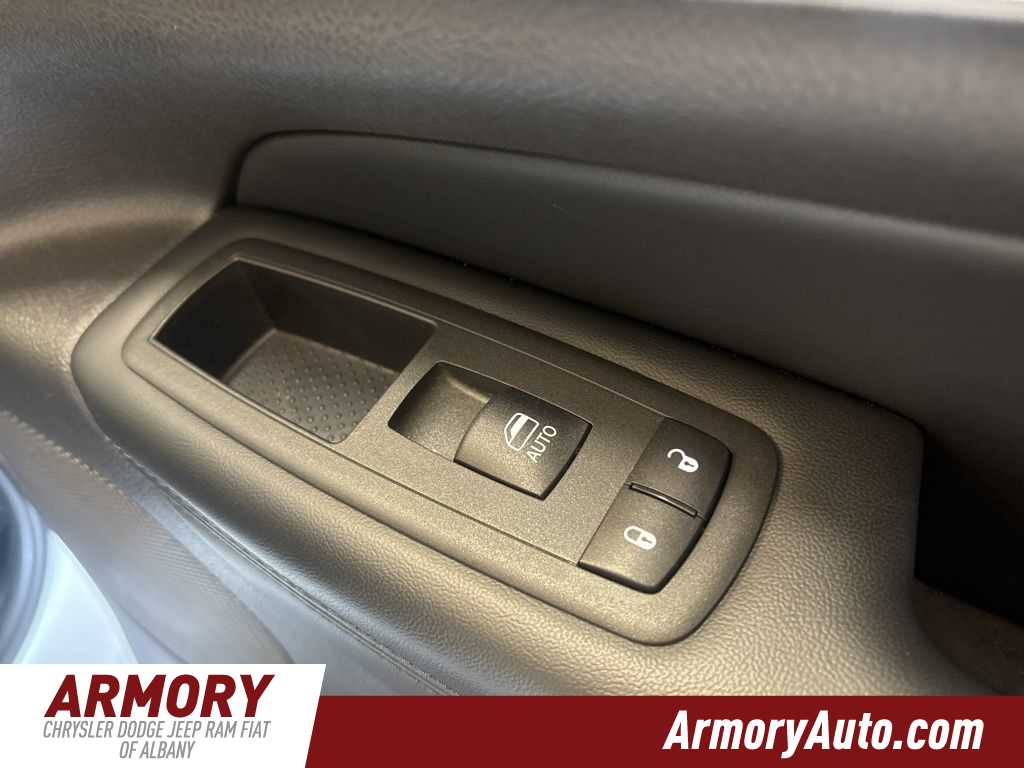 Thumbnail: 2021 Jeep Grand Cherokee - 39