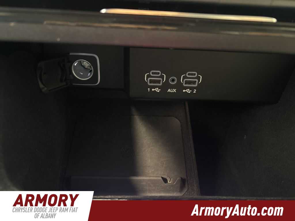 Thumbnail: 2023 Jeep Wagoneer - 20