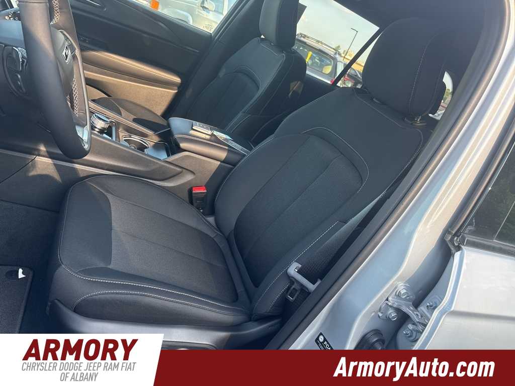 Thumbnail: 2025 Jeep Grand Cherokee - 10