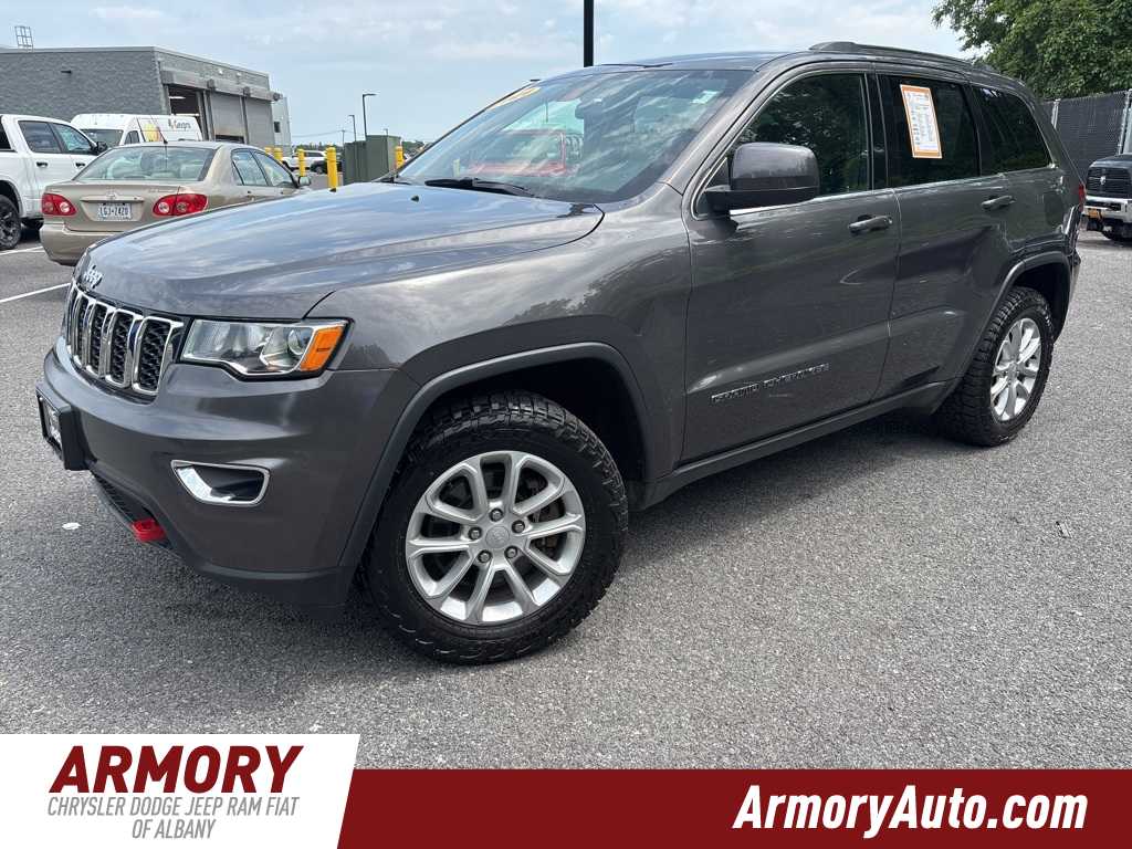 2021 Jeep Grand Cherokee Laredo Hero Image