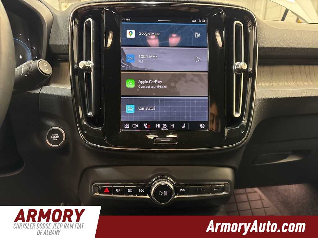 Thumbnail: 2023 Volvo XC40 - 16