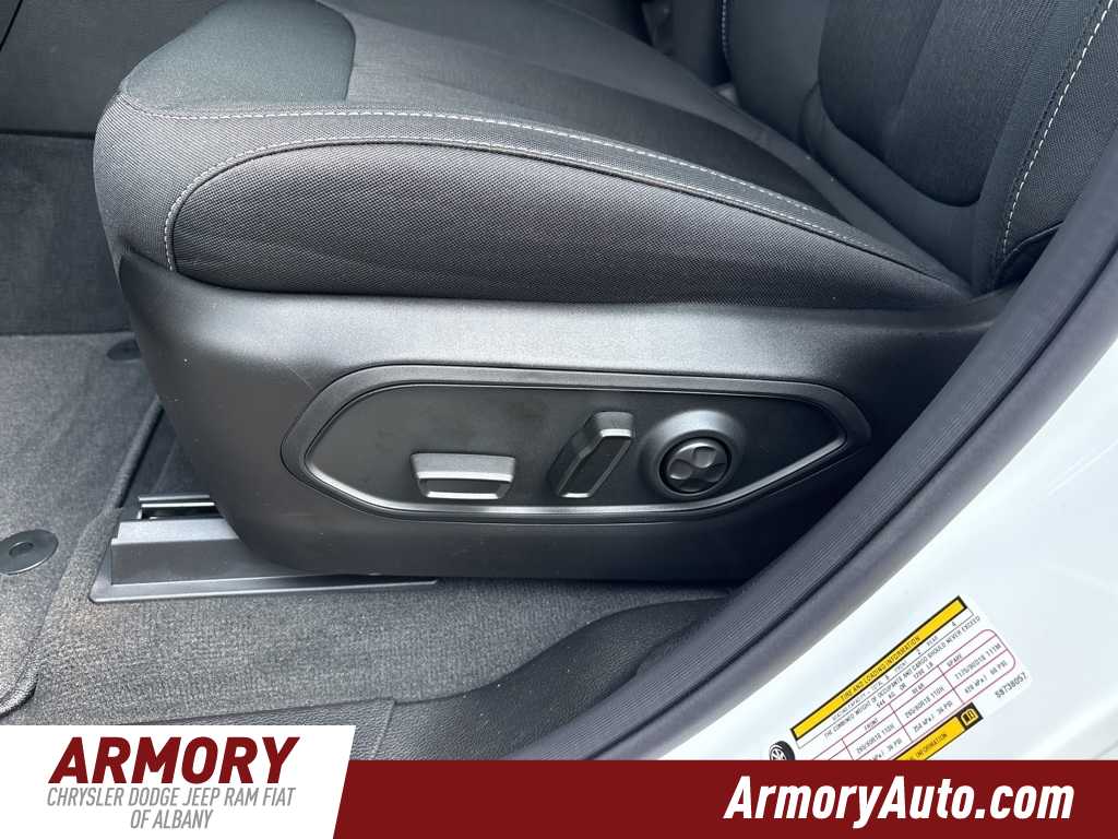 Thumbnail: 2025 Jeep Grand Cherokee L - 11