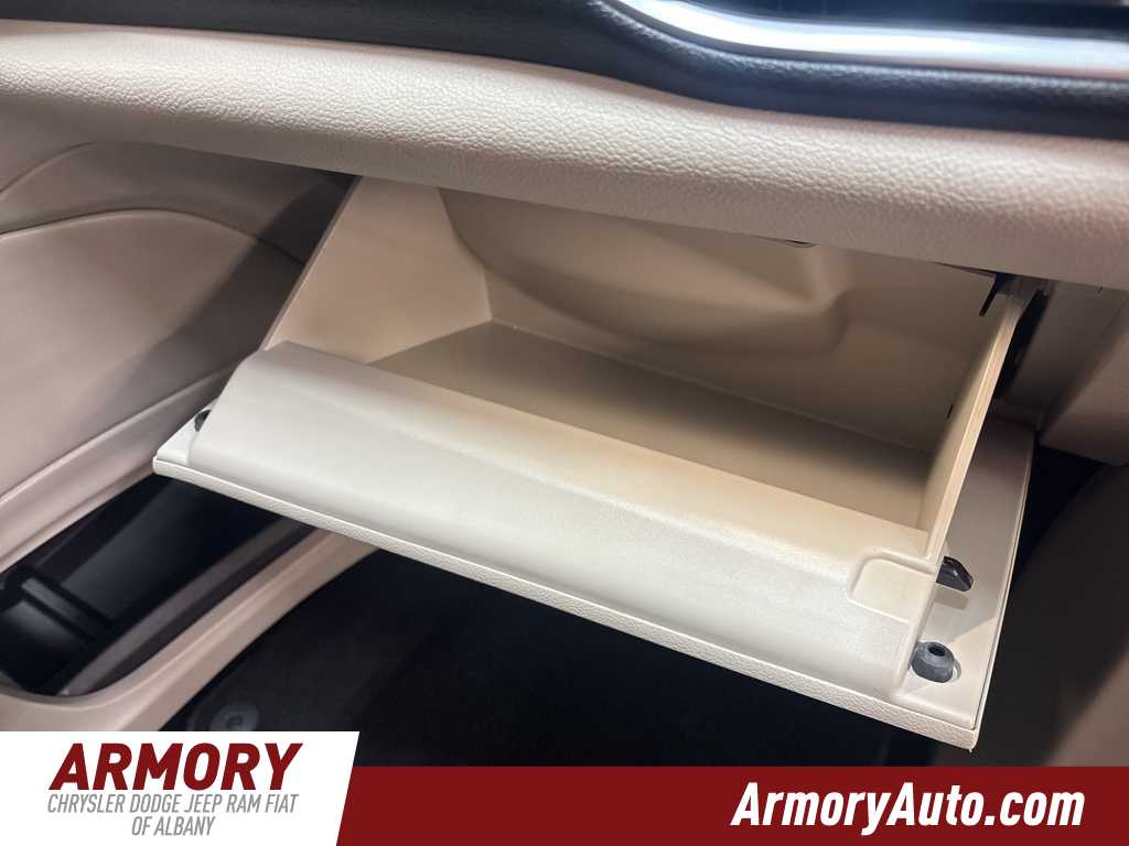 Thumbnail: 2023 Chrysler Pacifica - 37