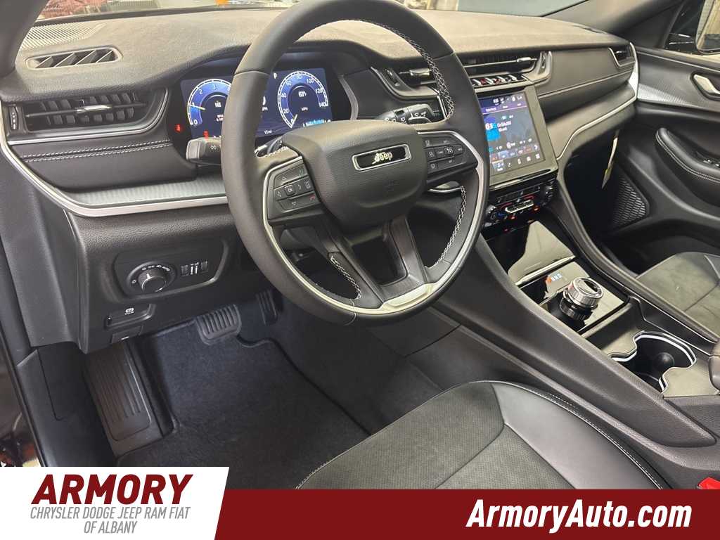 Thumbnail: 2025 Jeep Grand Cherokee - 9