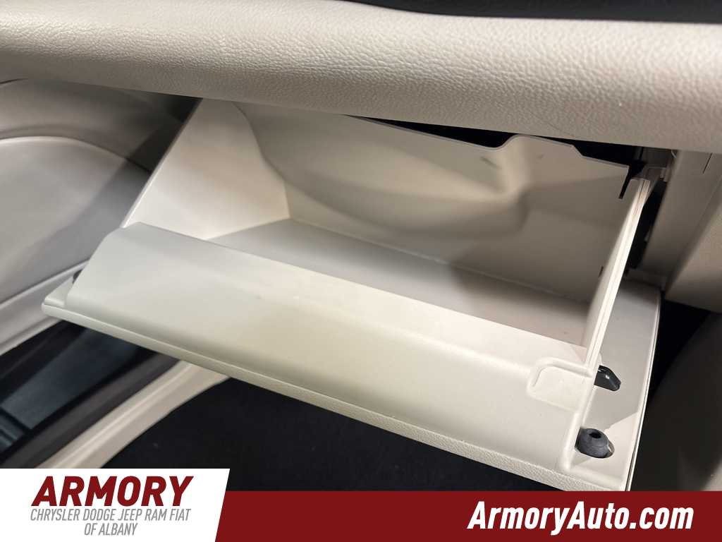 Thumbnail: 2023 Chrysler Pacifica - 40