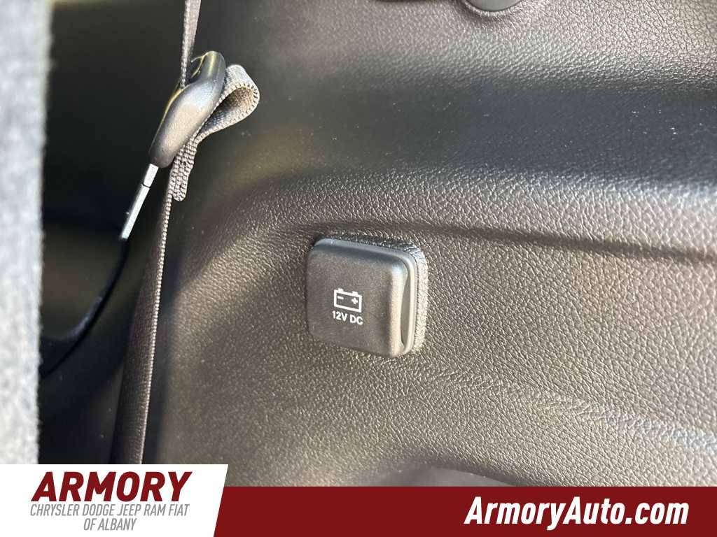 Thumbnail: 2025 Jeep Grand Cherokee L - 32