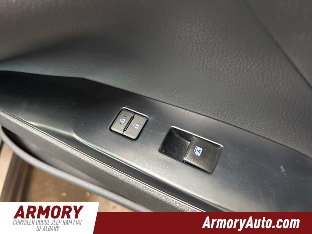 2018 Toyota Camry SE 30