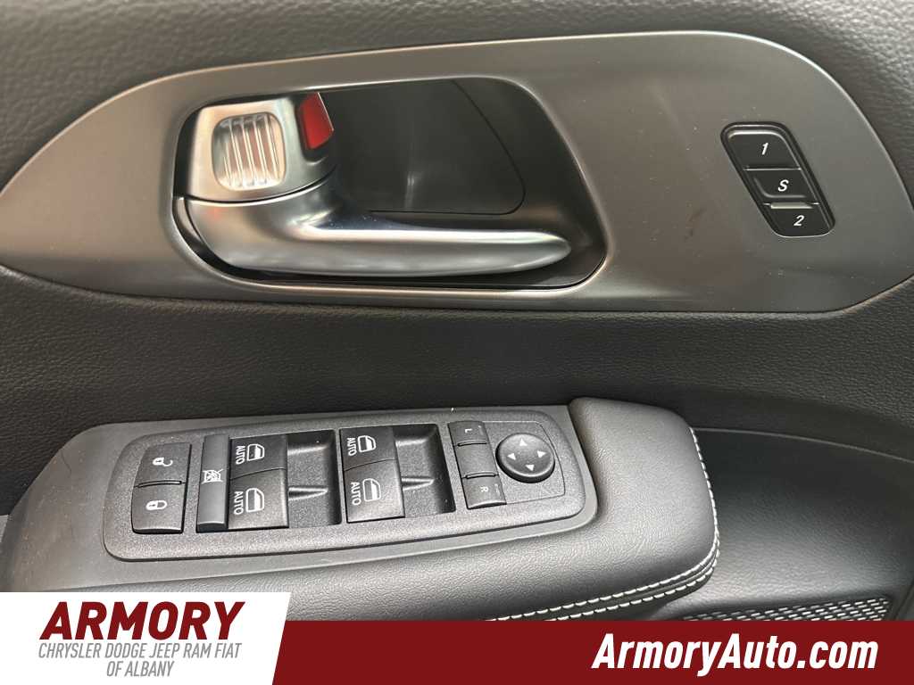 Thumbnail: 2026 Chrysler Pacifica - 8