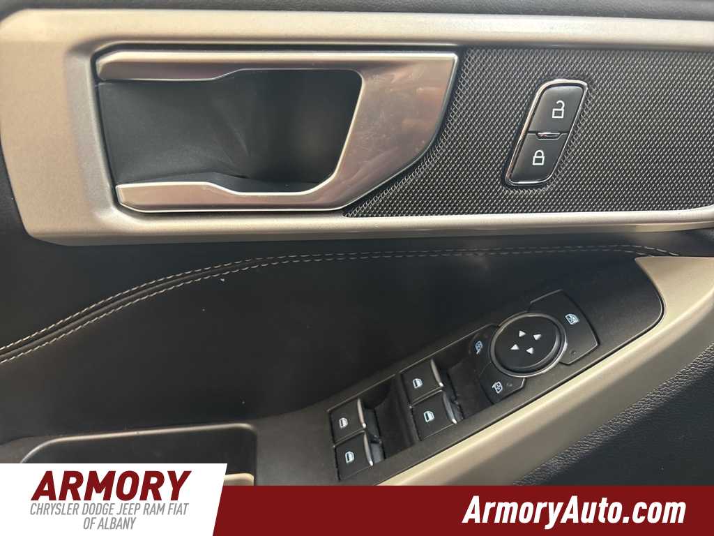 Thumbnail: 2021 Ford Explorer - 8