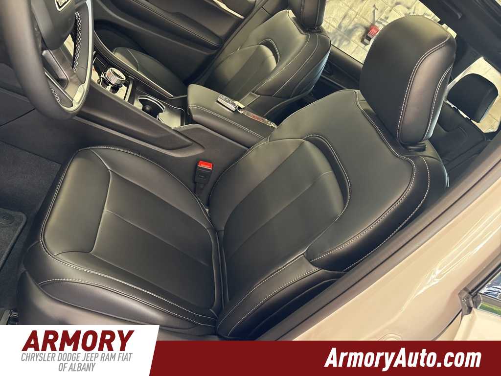 Thumbnail: 2025 Jeep Grand Cherokee - 12