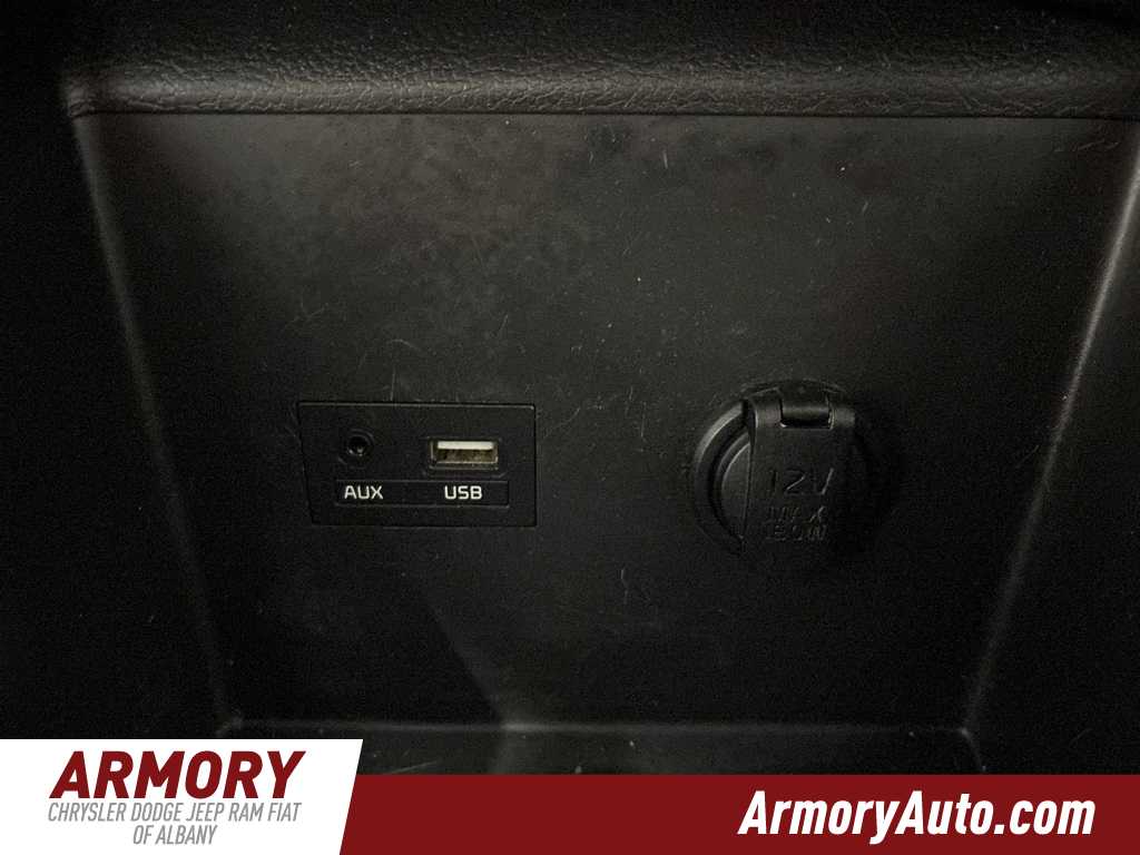 Thumbnail: 2018 Kia Forte - 16