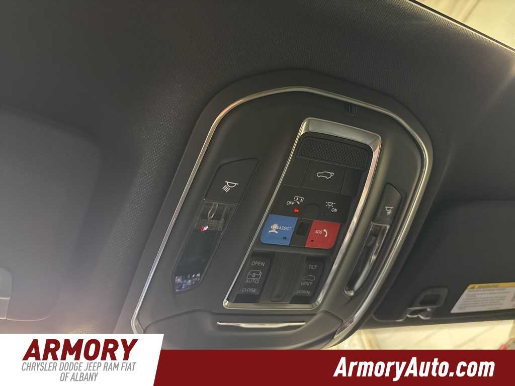 Thumbnail: 2025 Jeep Grand Cherokee - 21