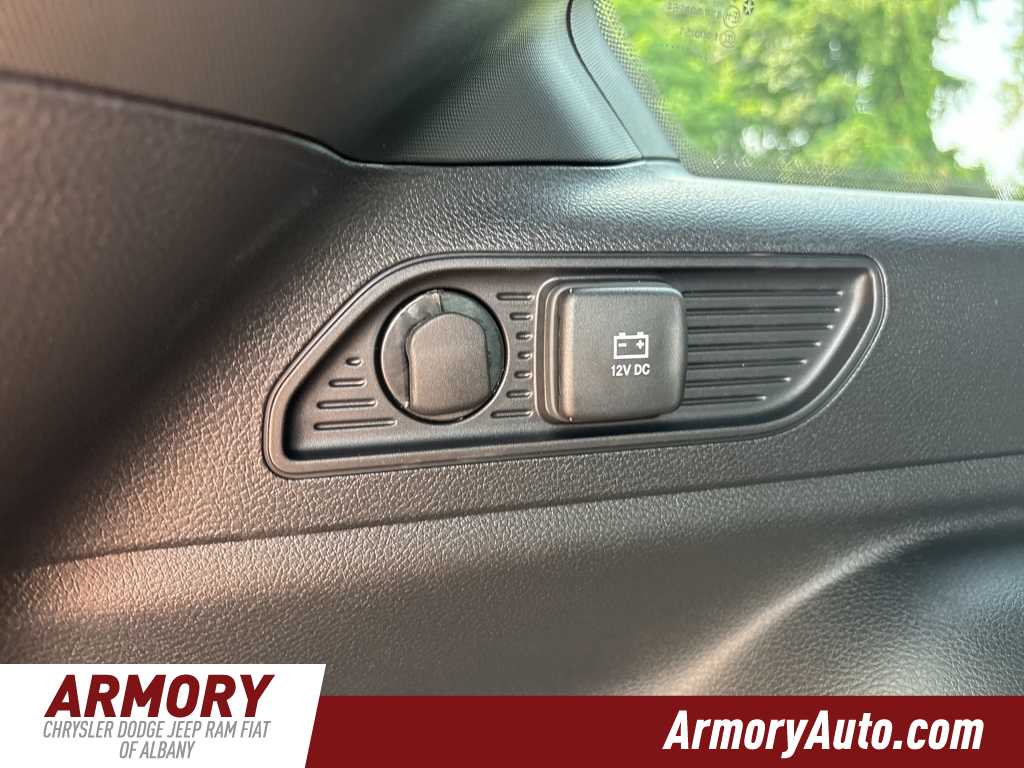 Thumbnail: 2025 Jeep Grand Cherokee - 26