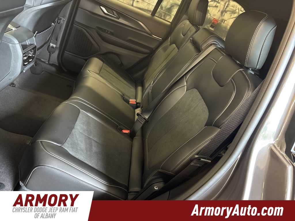 Thumbnail: 2025 Jeep Grand Cherokee - 24