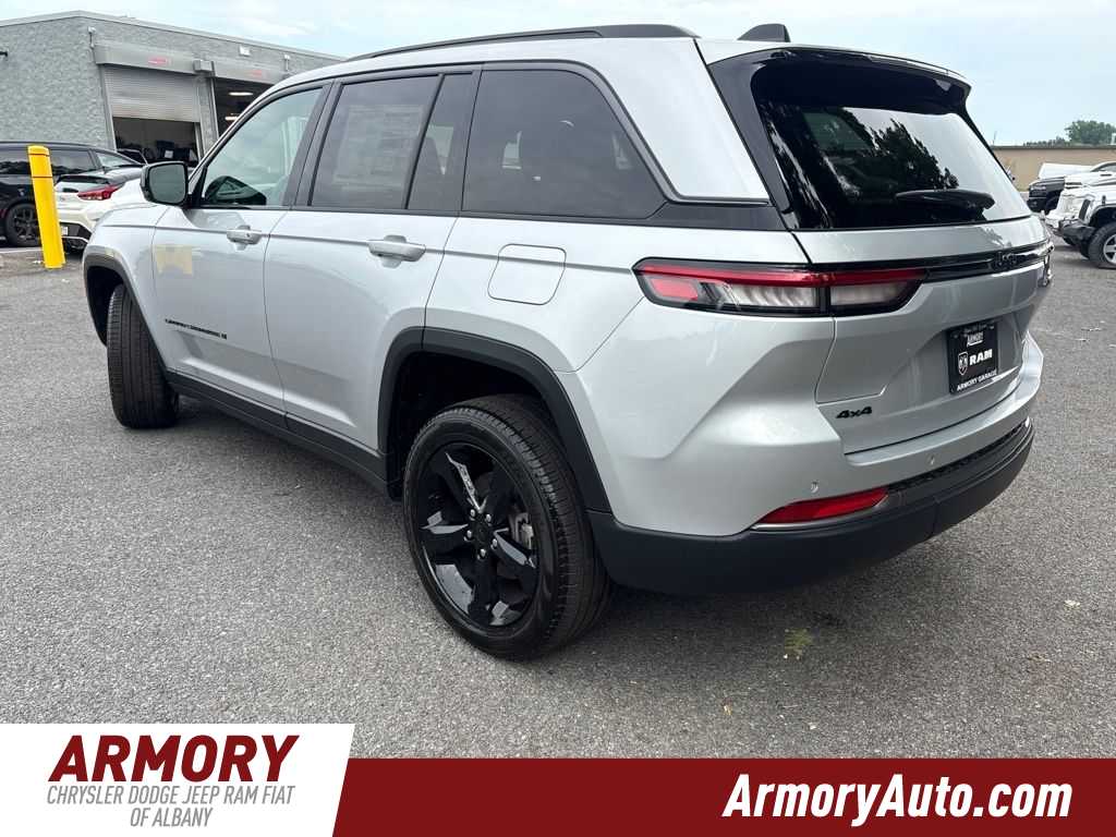 Thumbnail: 2026 Jeep Grand Cherokee - 6