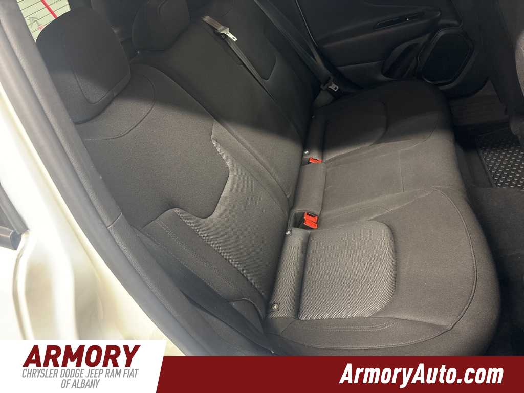 Thumbnail: 2023 Jeep Renegade - 31