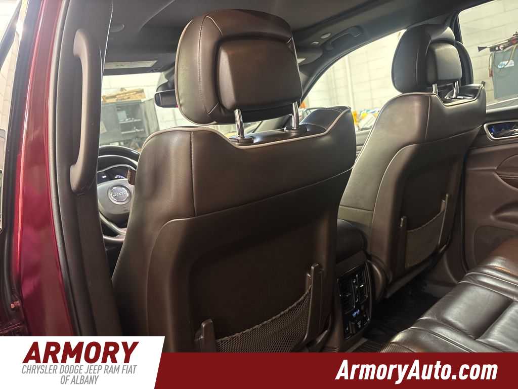 Thumbnail: 2018 Jeep Grand Cherokee - 25