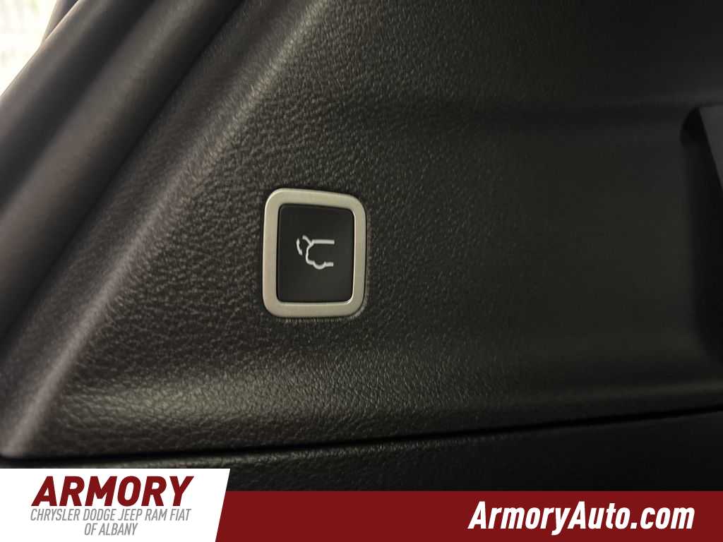 Thumbnail: 2026 Chrysler Pacifica - 34