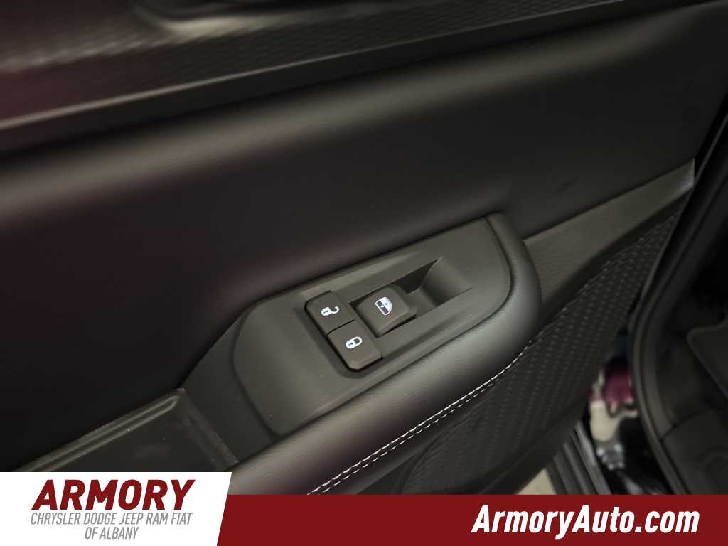 Thumbnail: 2025 Jeep Grand Cherokee - 21