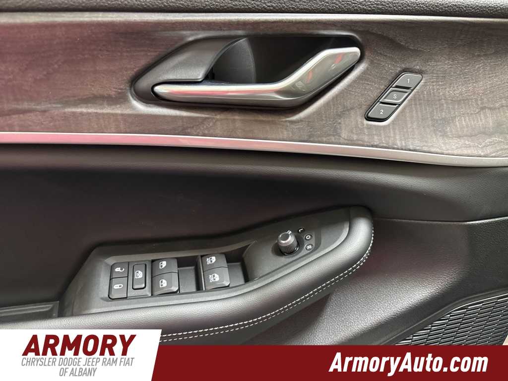 Thumbnail: 2025 Jeep Grand Cherokee - 8