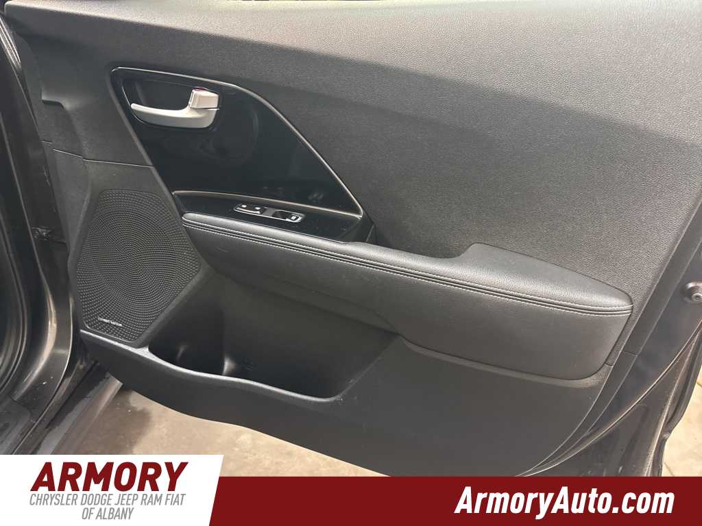 Thumbnail: 2022 Kia Niro - 36