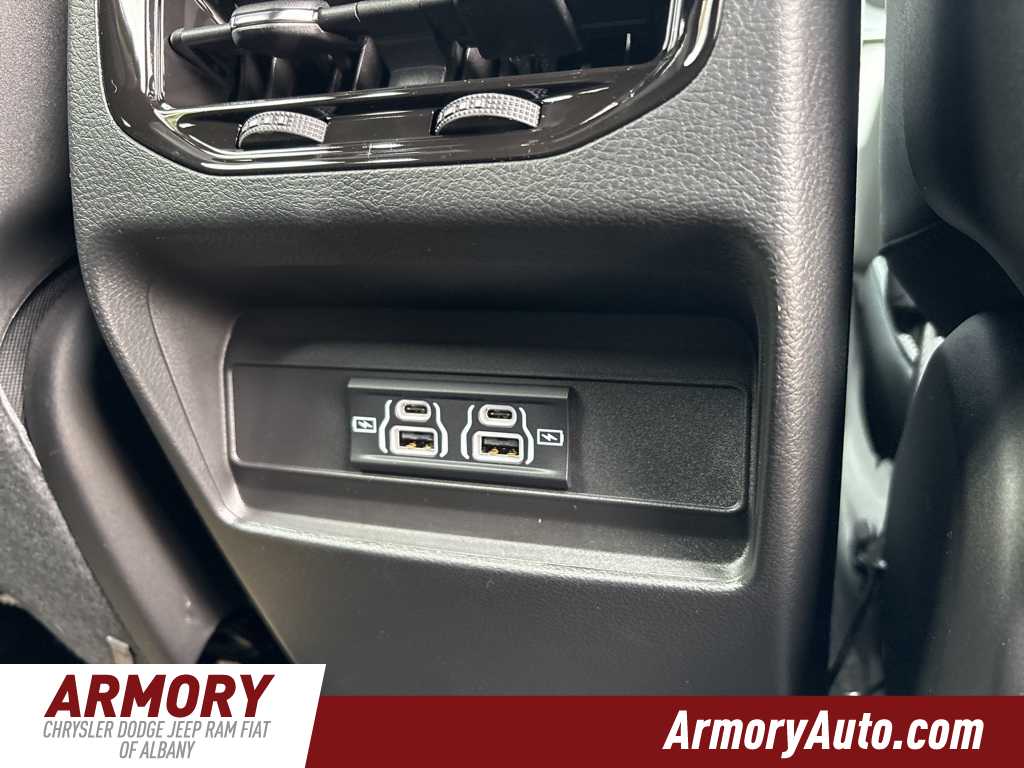 Thumbnail: 2025 Jeep Grand Cherokee - 30