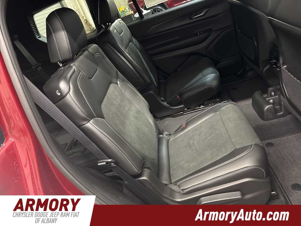 Thumbnail: 2025 Jeep Grand Cherokee L - 32