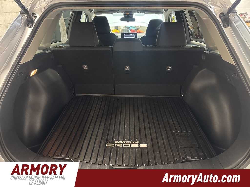 Thumbnail: 2022 Toyota Corolla Cross - 24