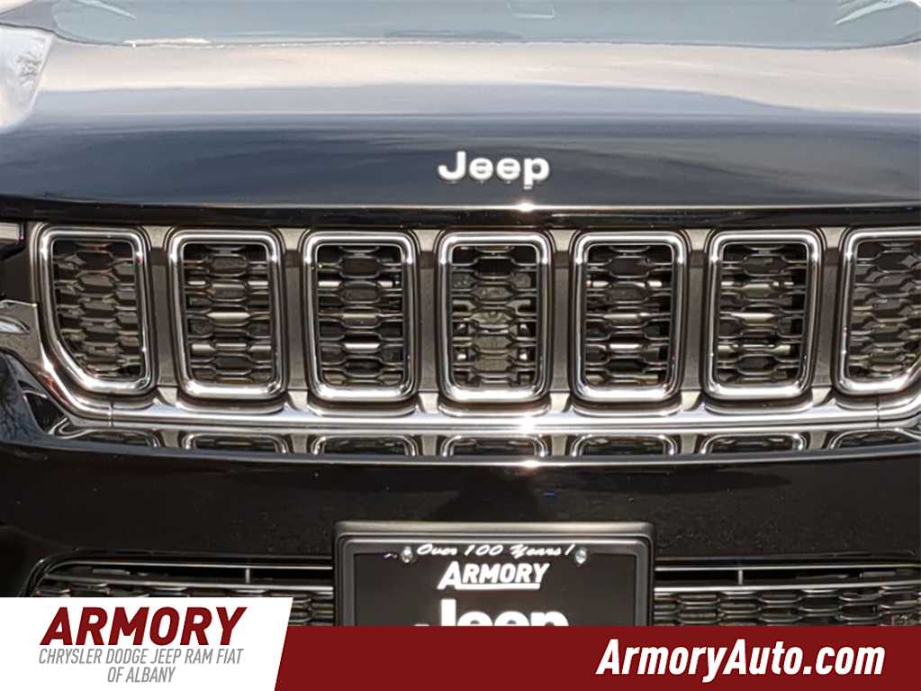 2025 Jeep Grand Cherokee Laredo 16