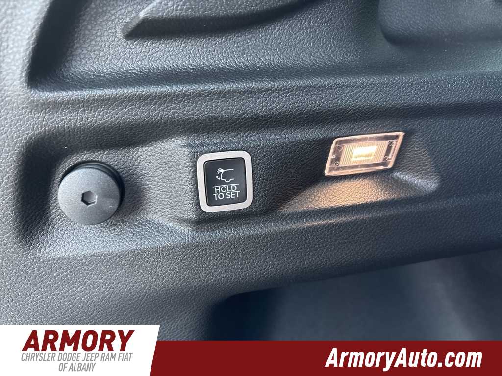 Thumbnail: 2025 Jeep Grand Cherokee L - 18