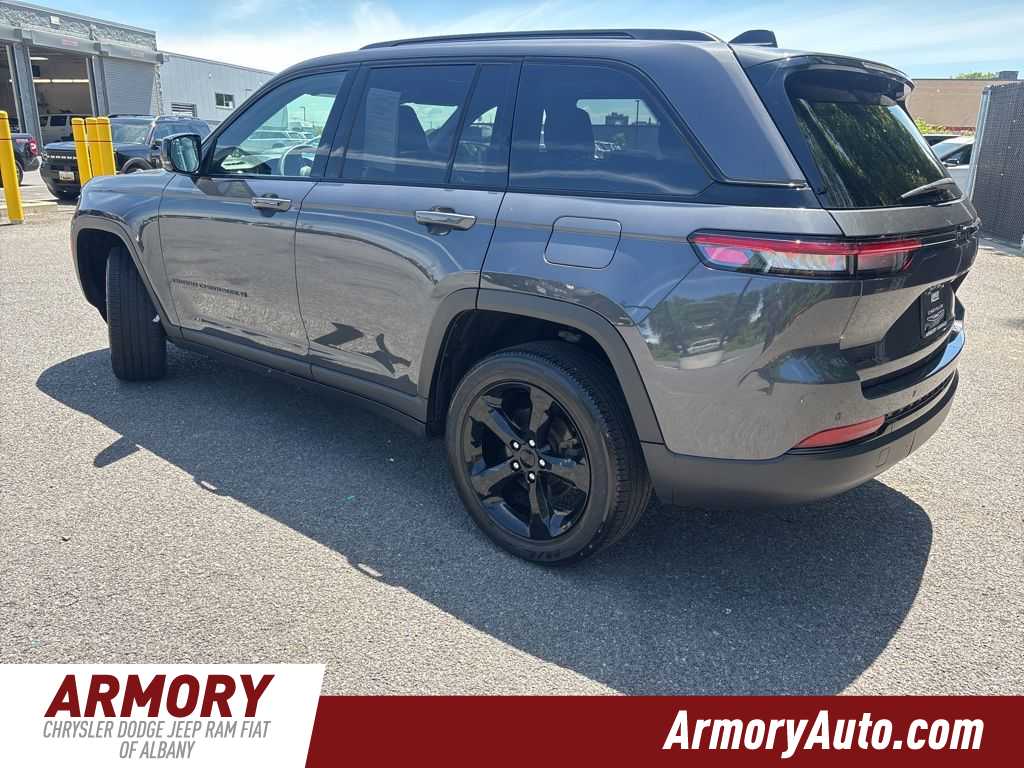 Thumbnail: 2023 Jeep Grand Cherokee - 6