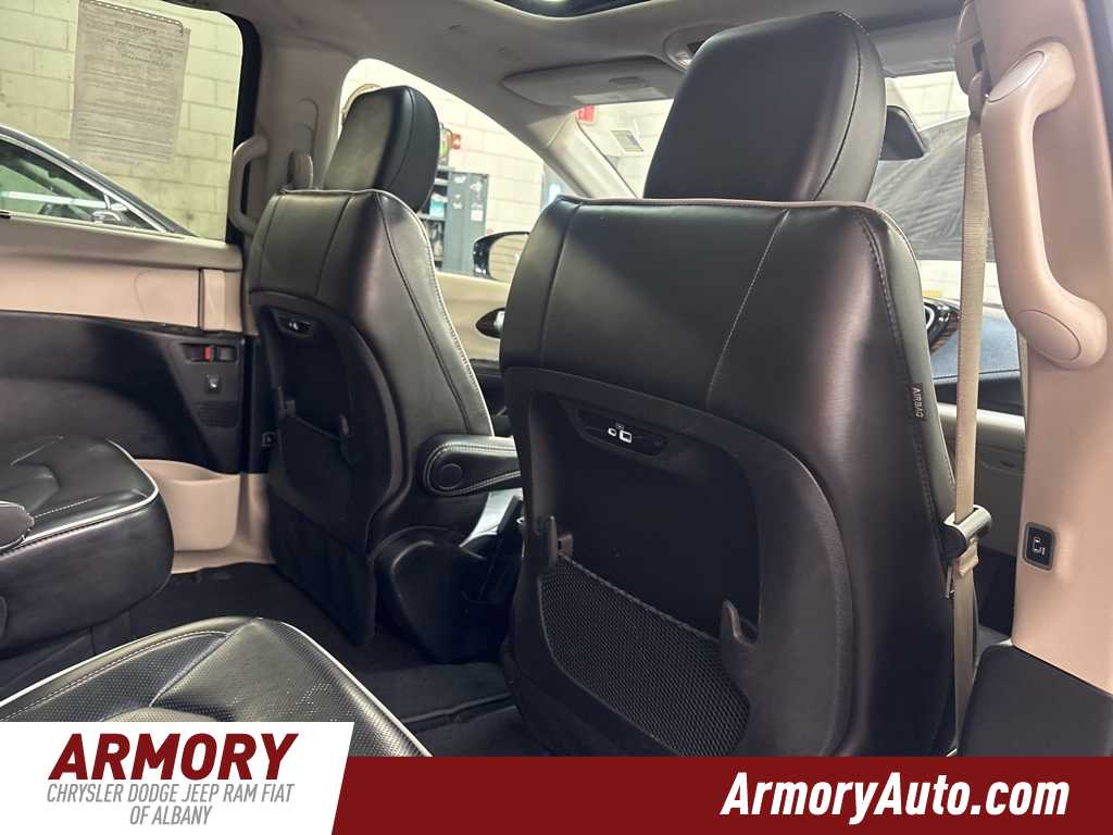 Thumbnail: 2023 Chrysler Pacifica - 30