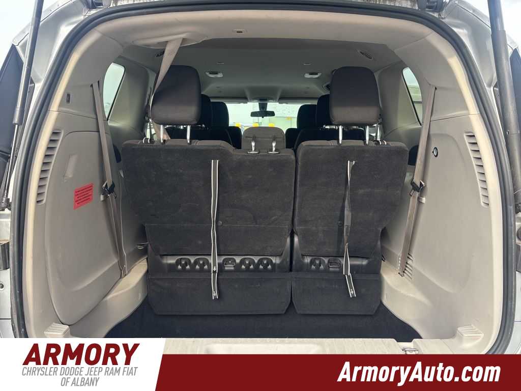 Thumbnail: 2022 Chrysler Voyager - 22