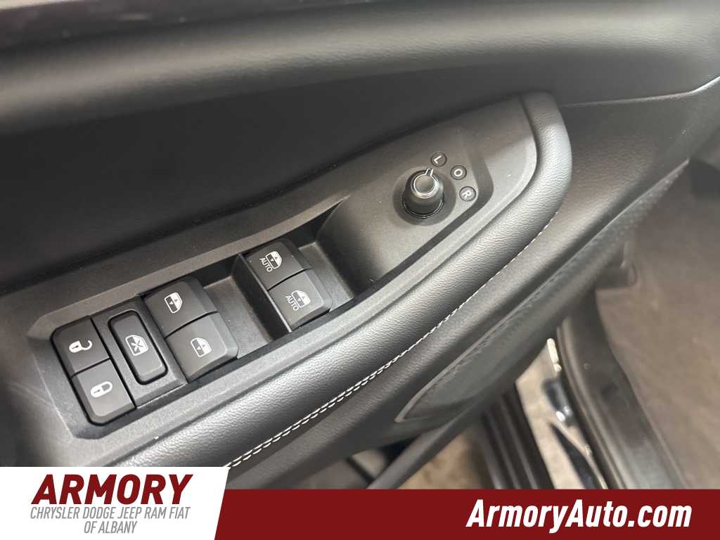 Thumbnail: 2022 Jeep Grand Cherokee - 8