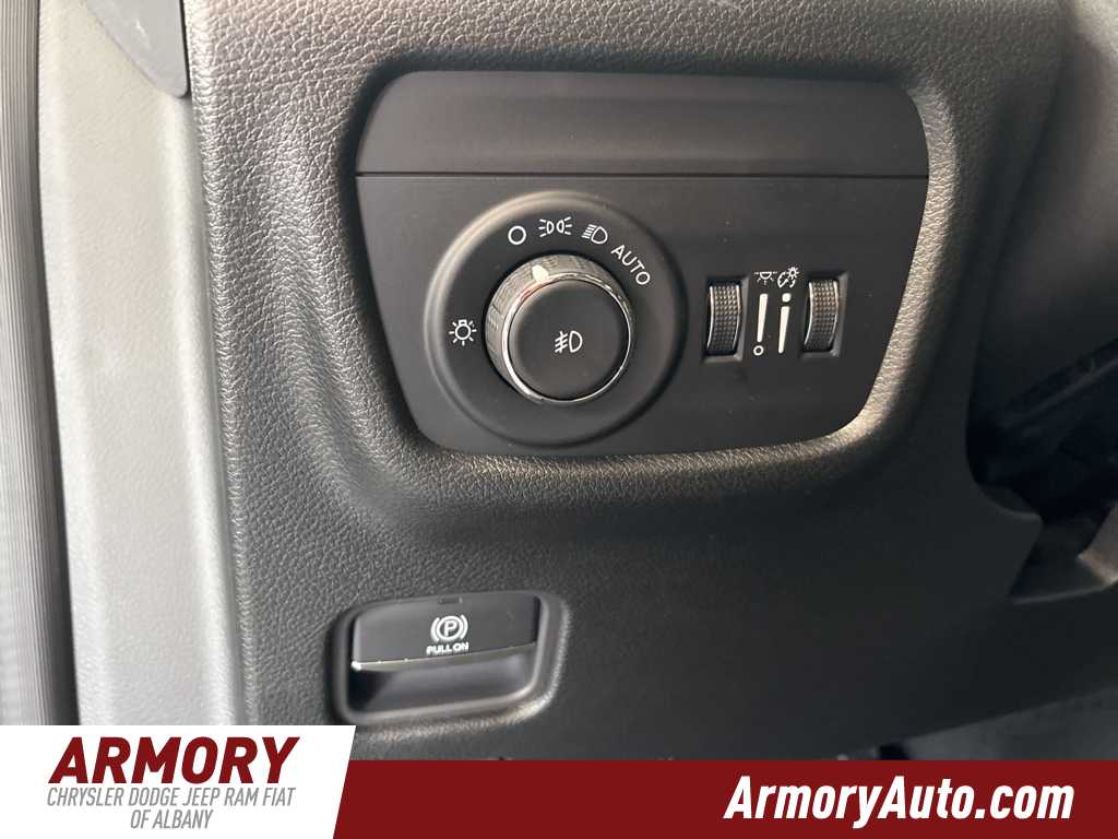 Thumbnail: 2025 Jeep Grand Cherokee - 10