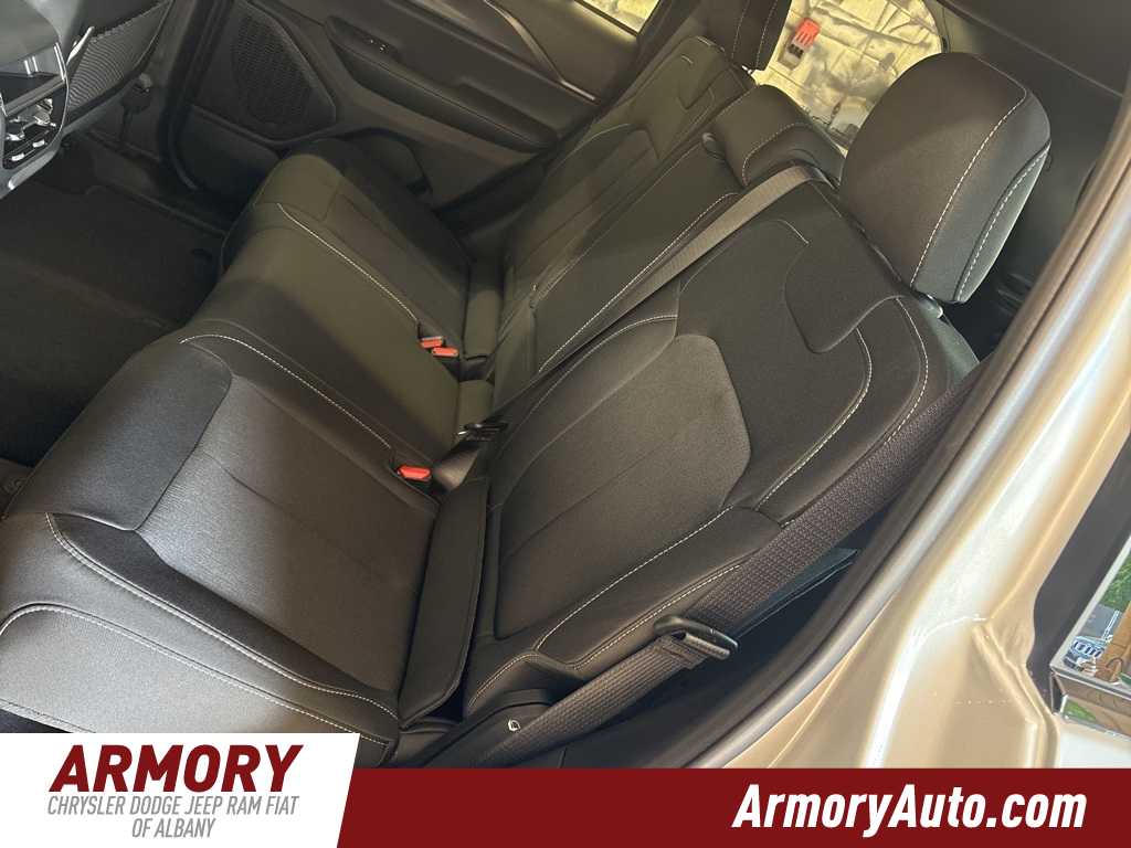 Thumbnail: 2025 Jeep Grand Cherokee - 24