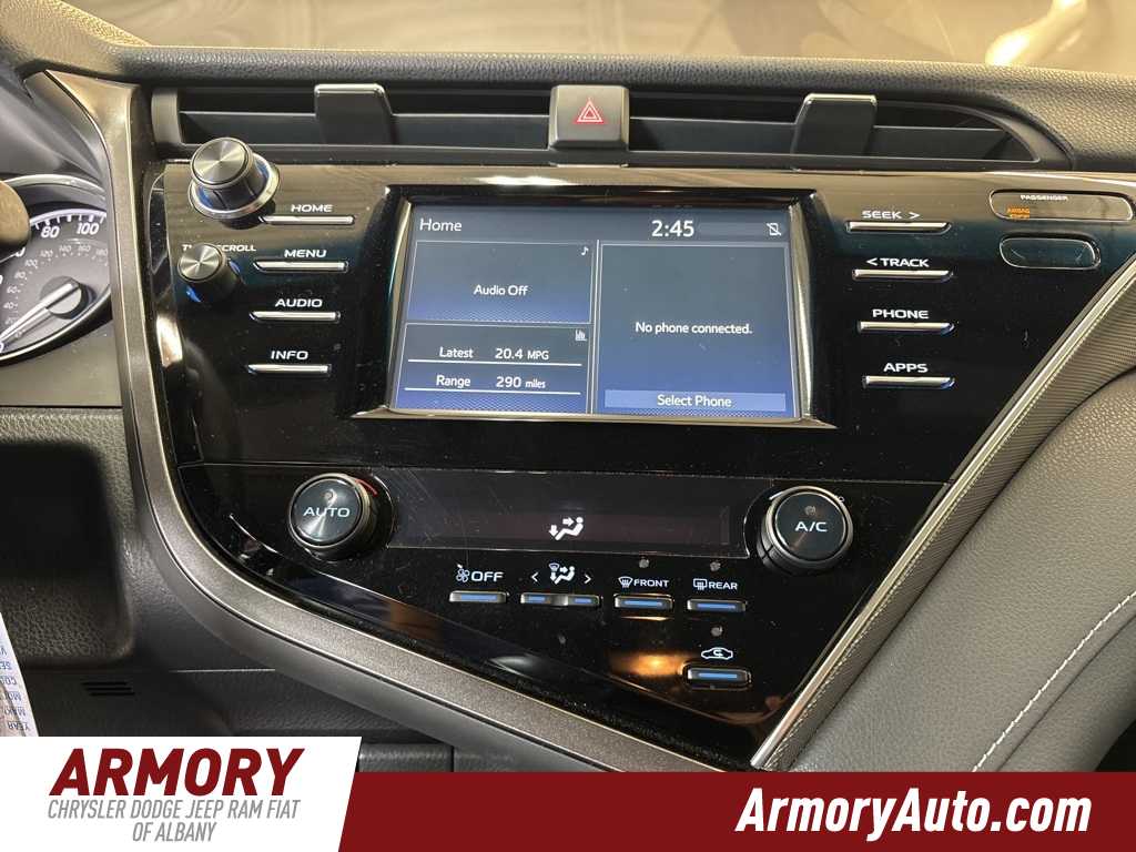 2018 Toyota Camry SE 17