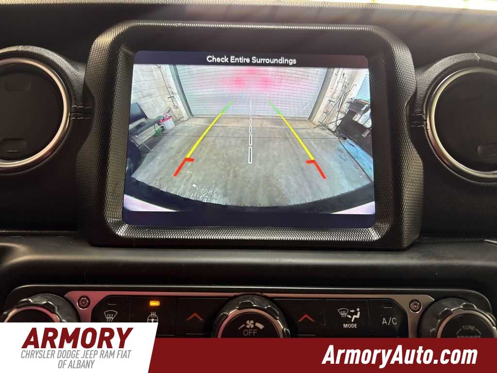 Thumbnail: 2019 Jeep Wrangler - 16