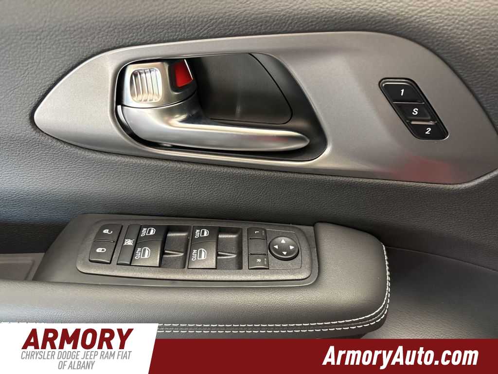 Thumbnail: 2026 Chrysler Pacifica - 8