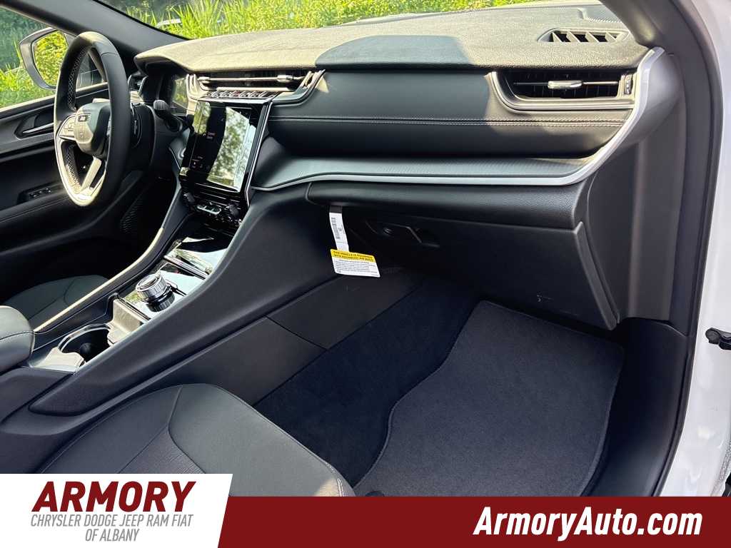 Thumbnail: 2025 Jeep Grand Cherokee - 18