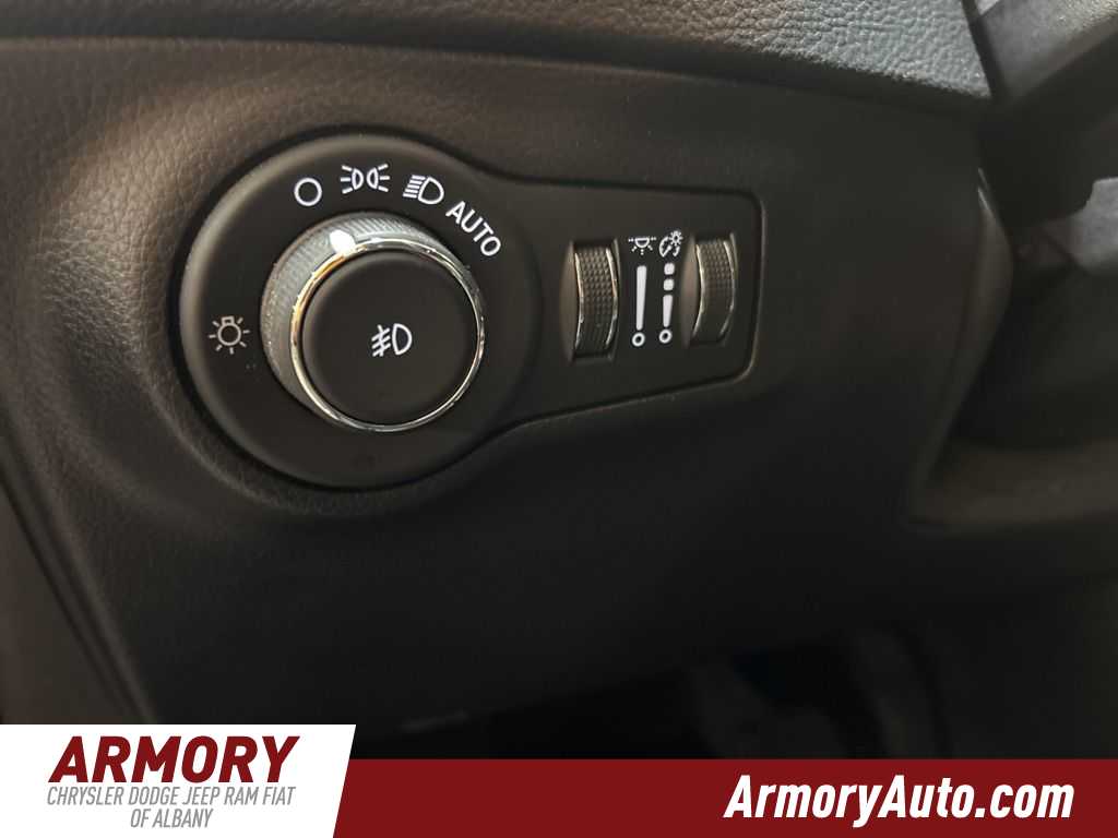 Thumbnail: 2021 Jeep Compass - 10